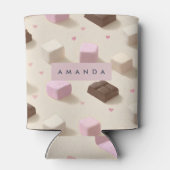 可愛パーソナライズされたいパステルチョコレートとマシュマロ 缶クーラー (裏面)