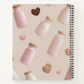 可愛パーソナライズされたいピンクのクッキーとストロベリーミルク ノートブック (裏面)
