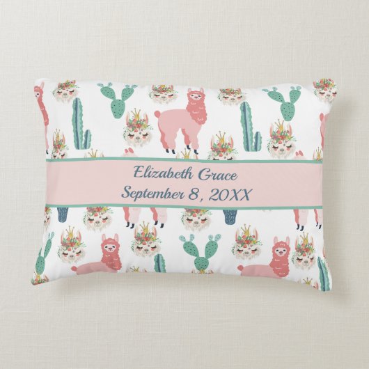可愛パーソナライズされたいピンクのラマと緑のサボテン アクセントクッション (裏面)