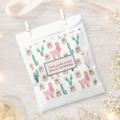 可愛パーソナライズされたいピンクのラマと緑のサボテン フェイバーバッグ (クリップ留めされた状態)