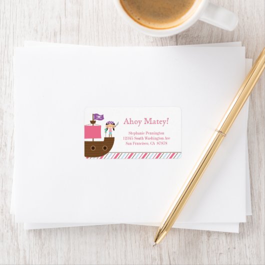 可愛パーソナライズされたいピンクの女の子の海賊住所 シール (インサイチュ)