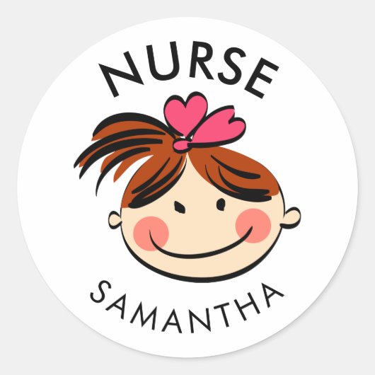可愛パーソナライズされたいブルネット漫画ナース名 ラウンドシール (正面)