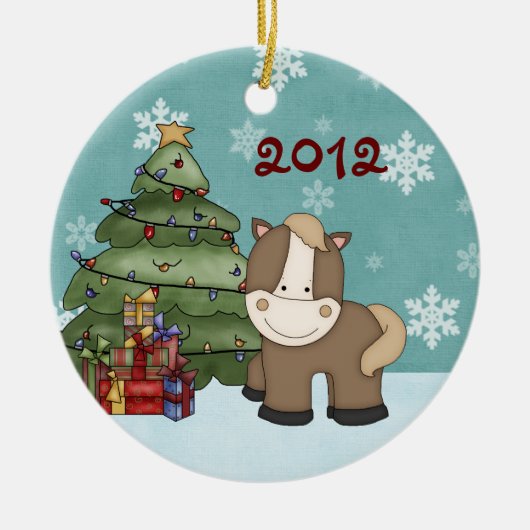 可愛パーソナライズされたいベビーの最初のクリスマスホース セラミックオーナメント (正面)