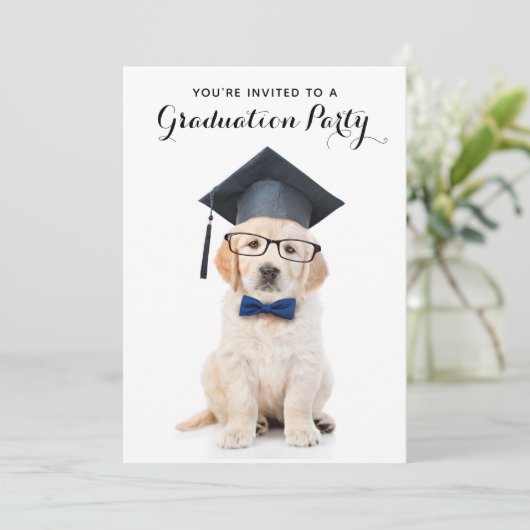 可愛パーソナライズされたい子犬の卒業生 招待状 (スタンド正面)