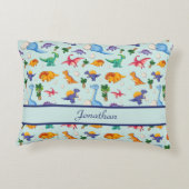 可愛パーソナライズされたい恐竜ブルーボーイベビー アクセントクッション (裏面)