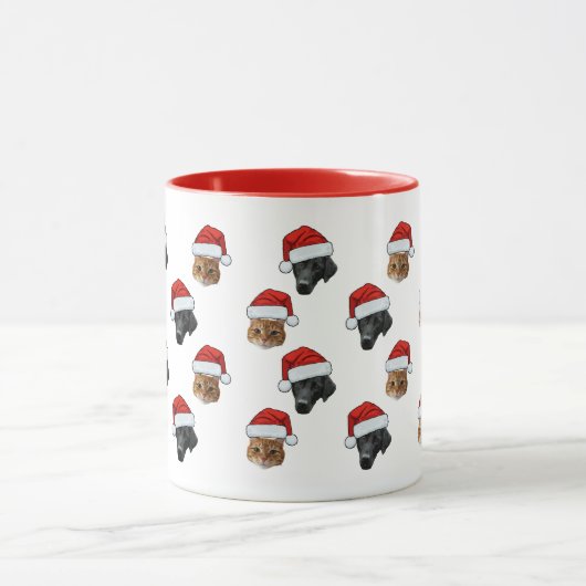 可愛パーソナライズされたい猫犬顔2写真サンタハット マグカップ (中央)