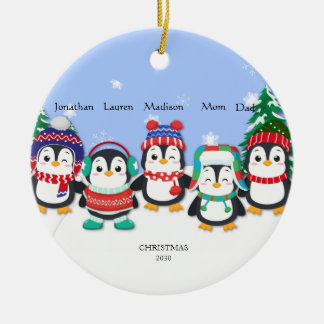 可愛パーソナライズされたい5ペンギンの雪景色 セラミックオーナメント