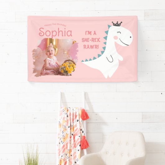 可愛ミニマルいガーリー赤面ピンクフォトディノ誕生日 横断幕 (インサイチュ)