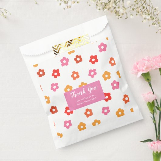可愛ミニマルいピンク黄色オレンジの花柄 フェイバーバッグ (封をした状態)