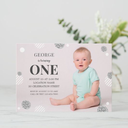 可愛モダンいカスタムベビー写真1歳の誕生日 招待状 (スタンド正面)
