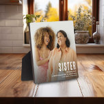 可愛モダンいシスター定義の写真 フォトプラーク<br><div class="desc">このおもしろいSISTERフォトプラークで彼女がどのように特別であるのかモダンを妹に知らせなさい。あなたのお気に入りの妹と文字の写真をアップカスタマイズアップして、あなたユニークに個人的なものにする。</div>