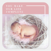 可愛モダンいベビー写真 |ピンクと白 |引用文 スクエアシール (正面)