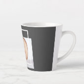 可愛モダンいベビー写真 |美しい引用文 カフェラテマグ (右)