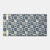 可愛モダンい市松模様に青いアイコンPattern Boy's デスクマット (正面)