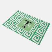 可愛モダンい緑のギリシャ鍵のパタモノグラムのーン ドアマット (アングル)