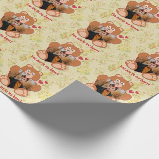 可愛モダンい黄色のテディベアハートフォトフレーム ラッピングペーパー (角)