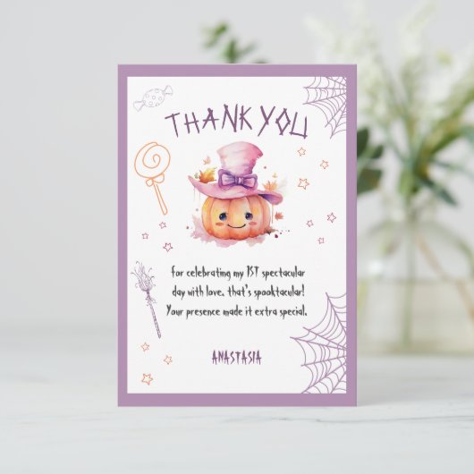 可愛不気味いハロウィーンのベビーガール1歳の誕生日 サンキューカード (スタンド正面)