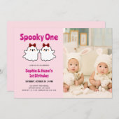 可愛不気味い双子の女の子1歳の誕生日の写真 招待状 (正面/裏面)