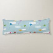 可愛数々のい色の飛んでいる凧キッズパターン ボディピロー (裏面)