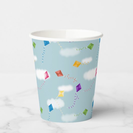 可愛数々のい色の飛んでいる凧キッズパターン 紙コップ (左)