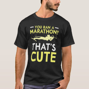 可愛走いスポーツバイアスロンBiaのマラソン Tシャツ