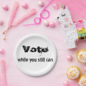 可能な間に投票 – 政治の未来の引用文 ペーパープレート (パーティー)