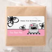 台所からのレトロのストーブのピンクの台所の… ラベル (インサイチュ)