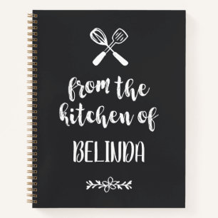 台所から出る艶消しの黒い泡立てヘラ ノートブック