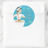 台所から黒髪の女性がパン焼き ラウンドシール (バッグ)