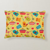 台所道具のカラフルなパターン アクセントクッション (裏面)