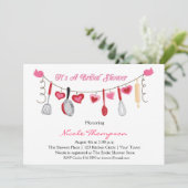 台所道具、ハートの花輪のシャワー 招待状 (スタンド正面)