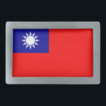台湾国旗：台北中国中国の共和国 長方形ベルトバックル<br><div class="desc">弾力的な旗：台湾の旗の物語 – 私は中国の旗であり、試練と勝利に耐えた国の象徴である。私の深紅の原鮮やか野は、新しい時代を生んだ革命を表している。私の青い岩戸の中には、輝く白い太陽が輝き、自由と平等と揺るぎない進歩の精神を象徴している。 – 私の出自は、20世紀初頭の天皇の支配から自由中国のを求める人々の憧れの中にまで遡る。革命のパーティーである国民党は、私をエンブレムとして採用運し、私の色を清朝との戦いに採用した。1912年に中国共和国が設立されると、私は国旗となり、民主主義と繁栄への国家の願いを証した。 – しかし、私の旅は困難を伴うものではない。20世紀半ば、南北戦争中国のにより中国政府は台湾島に撤退した。地理的分離にもかかわらず、共和国の精神は耐え忍び、私はその確固たるシンボルを残した。 – 今日は荒れ狂う世界に希望の光鮮やかが灯る台湾の島を誇らしげに飛び越える。私は彼らの自由と民主主義を大切にする人々を代表する。彼らは逆境を乗り越え、繁栄する民主主義として現れた国である。私の名前はより大きな歴史的文脈に関連しているかもしれないが、私のハートと魂は、私を自分の存在にした台湾の人々に属している。私は単なる布の一枚ではなく、台湾人の不屈の精神の証である。私は彼らの歴史であり、彼らの希望であり、彼らのアイデンティティである。私が飛ぶ限り、自由と民主主義の炎は台湾で明るく燃え続けるだろう。 – この著作物は上記の各号のいずれかに該当し、中国共和国その他の国が管理する台湾の公領内にある。</div>
