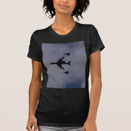 台風に護衛されるセントリー Tシャツ