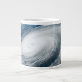 台風のヒンナムナー。 ジャンボコーヒーマグカップ (正面)