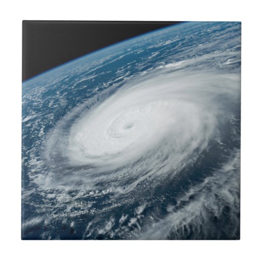 台風のヒンナムナー。 タイル (正面)