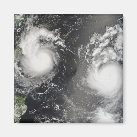 台風サオマイと熱帯性風雨ボファ マグネット (正面)