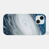 台風ヒンナムノー iPhone 15ケース (裏面横)
