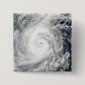 台風2号 缶バッジ (正面)