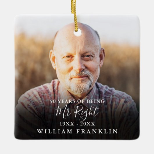 右おもしろい夫妻の写真記念日 セラミックオーナメント (正面)