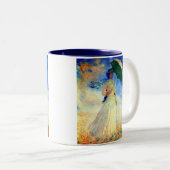 右にパラソルを置いたモネの女性 ツートーンマグカップ (正面右)