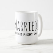 右の第1の結婚へのたった今結婚しました コーヒーマグカップ (正面右)