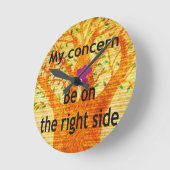 右側にある ラウンド壁時計 (傾斜)