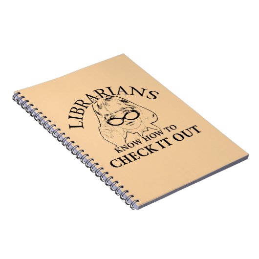 司書はそれを点検する方法を知っています ノートブック (右側)