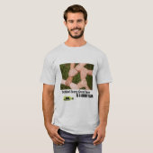 各ボスの背後にはチー素晴らしムがある Tシャツ (正面フル)