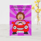 合格した女性ドライバー、喜びに満ちて カード (黄色い花)