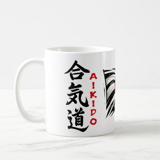 合気道の漢字と日の丸のデザインがプリントされたドリンクマグ コーヒーマグカップ (左)