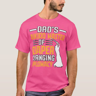 合気道パパのおむつ交換外交のマスターM Tシャツ