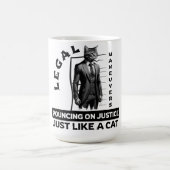 合法な猫のパーズスーツ仕立てのニャーで正義 コーヒーマグカップ (中央)