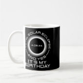 合計太陽のEclipseとYesIt#39;s誕生日Ap コーヒーマグカップ (左)