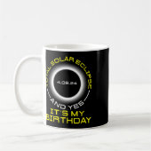 合計太陽のEclipseとYesIt#39;s誕生日Ap コーヒーマグカップ (左)